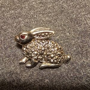 Vintage Avon Rabbit Pin